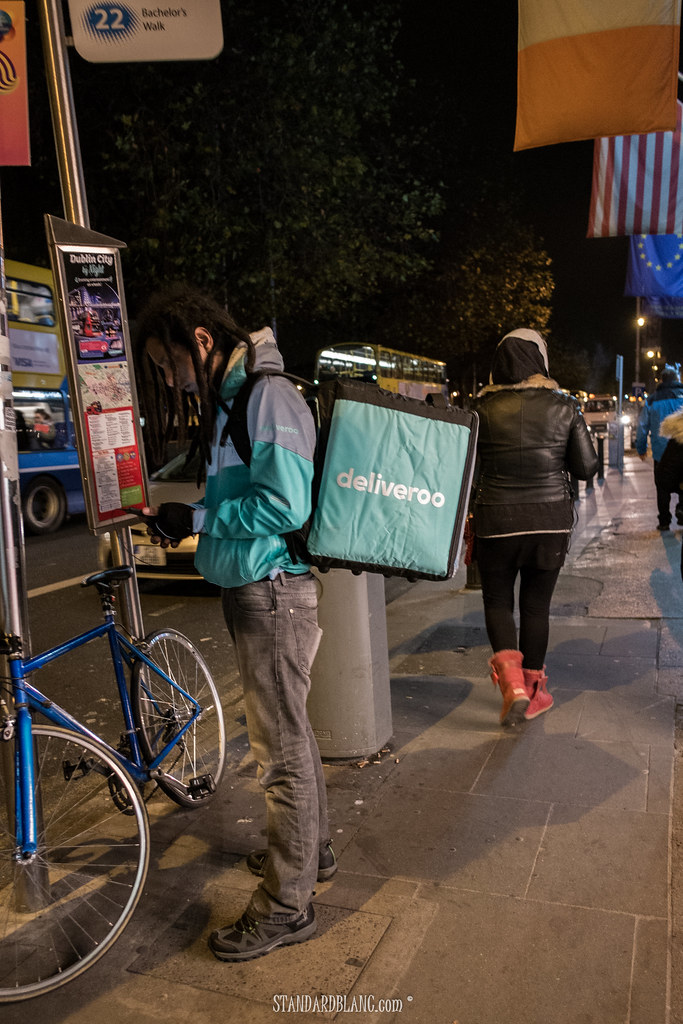"Deliveroo - night delivery" by STANDARDBLANC.COM is licensed under CC BY 2.0 